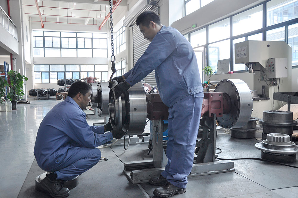 地下鏟運(yùn)機(jī)驅(qū)動(dòng)橋01