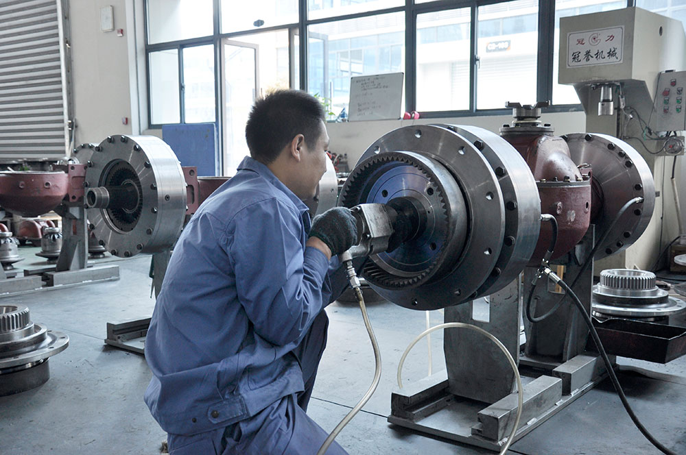 無軌設(shè)備驅(qū)動(dòng)橋02